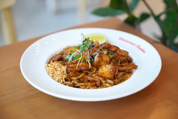 Kids Pho Xao Ga - Kids Pad Thai with Chicken