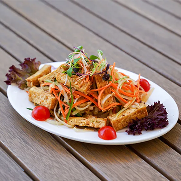 Vietnamese Vegan Papaya Salad with Tofu